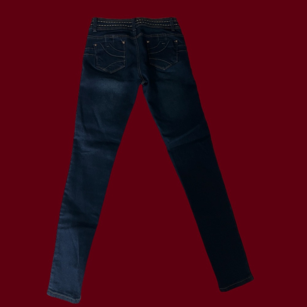 Blue Jeans - Picture 4 of 4